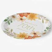 70歳の誕生日おめでとう Rust Yellow White 花 ペーパープレート (アングル)