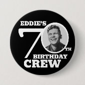 70歳の誕生日お祝いチームのカスタム写真と名前 缶バッジ (正面)