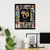 70歳の誕生日お祝い 51枚フォトコラージュ Cheers to 70 Years ポスター (ホームオフィス)