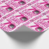 70歳の誕生日のピンク色の写真とカスタム名前70歳の人 ラッピングペーパー (角)