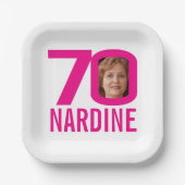 70歳の誕生日の明るいピンクの白70カスタム枚の写真 ペーパープレート (正面)