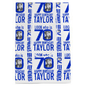 70歳の誕生日の青いルック70カスタムの写真名 ミディアムペーパーバッグ (裏面)