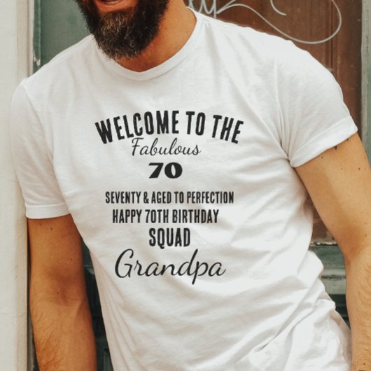 70歳の誕生日を祝う個性的なユーモア溢れる名言 スクワッド Tシャツ