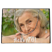 70歳の誕生日カスタム写真70人の女性 ラージペーパーバッグ (正面)