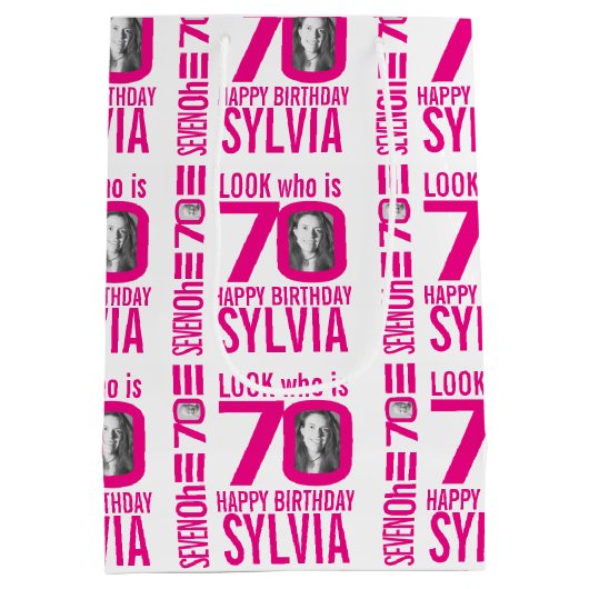 70歳の誕生日ピンクのルック70カスタムの写真の名前 ミディアムペーパーバッグ (裏面)