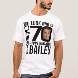 70歳の誕生日モノロルック70カスタムの写真と名前 Tシャツ