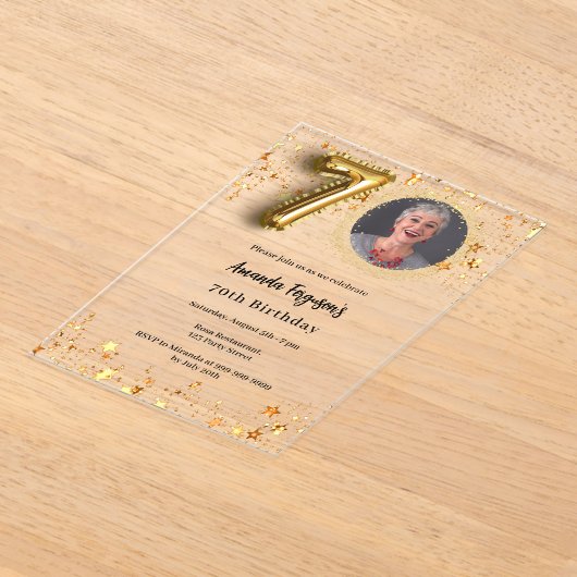70歳の誕生日金ゴールドの写真スター澄ん アクリル招待状 (レイダウン)