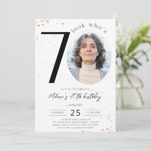 70歳の誕生日 ゴールド招待状 写真付き 招待状 (スタンド正面)