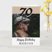 70歳の誕生日 現代のベージュ フォト パーソナライズド カード (黄色い花)