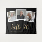 70歳の誕生日 3枚の写真 ゴールドスクリプト お祝い 黒 タペストリー (正面(横))
