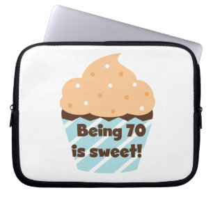 70歳は甘い誕生日Tシャツとプレゼント ラップトップスリーブ