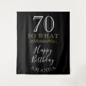 70歳 だから何? ユーモア名言 ブラック エレガント 70歳誕生日 タペストリー (正面)