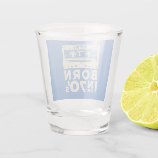 70生まれ年代の誕生日ギフトで男性の女性Bday Gift ショットグラス (裏面)