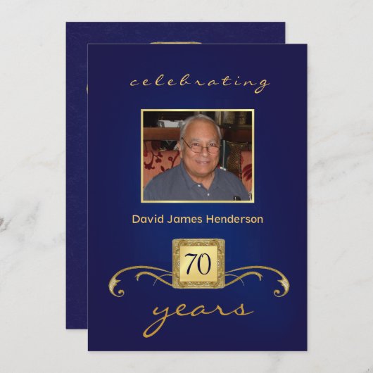 70番目の誕生日招待状-青のモノグラムと写真 招待状 (正面/裏面)