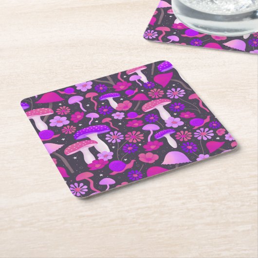 70種トリップ（幻覚体験）のようなキノコのピンク、紫、黒 スクエアペーパーコースター (アングル)