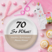 70誕生日おもしろいことわざベージュモダン ペーパープレート (パーティー)