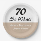 70誕生日おもしろいことわざベージュモダン ペーパープレート (正面)