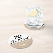 70誕生日おもしろい引用文ベージュ ラウンドペーパーコースター (インサイチュ)