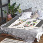 70誕生日の70番目の図形の写真コラージュ シェルパブランケット<br><div class="desc">70歳の誕生日プレゼントのためにユニーク自分の写真の毛布を作成する。写真コラージュは写真でお気に入りの構成されており、70の形をしている。このテンプレートは写真を追加し、文言を編集（削除）する準備ができている。サンプルの文言には、好きなように編集できる名前と「素晴らしい生活」が含まれている。そのデザインは暗い灰色縁どとタイポグラフィだ。70歳の誕生日プレゼントやカードのコーディネートは当店を訪ねてみてほしい。</div>