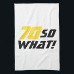 70誕生日やる気を起こさせるおもしろいモダン前向き キッチンタオル<br><div class="desc">70誕生日やる気を起こさせるおもしろいモダンキッチンタオル。このモダンとキッスタイリッシュチンやる気を起こさせるタオは70と黒と黄色の色で前向きどのような引用文を持っている。70素晴らし歳の祝誕生日にプレゼント。ユーモアのセンスを持った人のために。年齢番号を変更できる。</div>