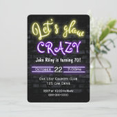 70誕生日ネオングローサイン入りレンガ壁 招待状 (スタンド正面)