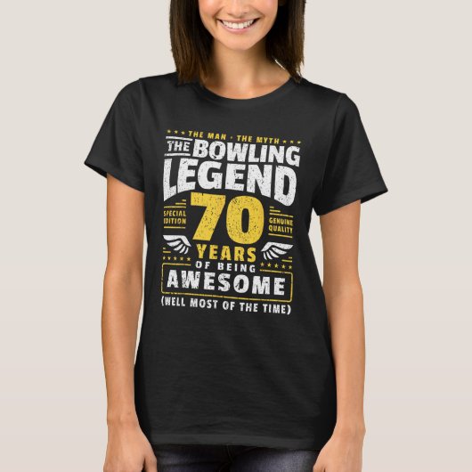70誕生日ボーリング70歳ボウリングをする人、 クリケットの投手 Tシャツ (正面)