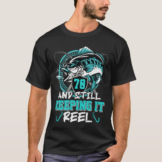 70誕生日魚釣りおもしろい70保はまだIt Re Tシャツ (正面)