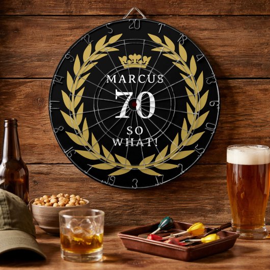 70 So what 面白い 月桂樹のリースの王冠 70歳の誕生日 ダーツボード