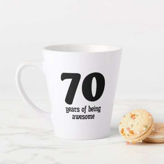 70 years of being awesome カフェラテマグ (インサイチュ)