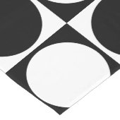 70s Checks and Circles Black and White ロングテーブルランナー (コーナー)