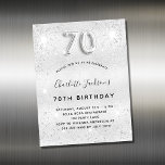 70th誕生日シルバーグリッター招待磁石<br><div class="desc">70モダン歳のスタイリッシュ誕生日パーティーのための魅力的で魅力的な招待マグネット。銀フェイク色の背景、飾グリッターの塵。名前とパーティー・詳細のパーソナライズおよび追加70番はバ書ロンスタイルフォント、スクリプト付き。</div>