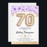 70th誕生日パーティー – 金ゴールドバルーン紫 招待状<br><div class="desc">70歳の誕生日パーティーの招待状。エレガントデザインのグリッターフェイク金ゴールドとフローラアクセント。招待状カードと金ゴールド番号70バルーン、スクリプトフォントと紙吹雪。紫、ラベンダー、白。70日のスタイリッシュお祝い。メッセージもしメッセージはカスタム年齢。</div>