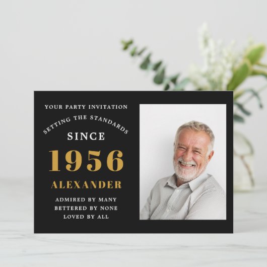 70th Birthday 1956 Black Gold Personalized Photo 招待状 (スタンド正面)