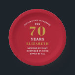 70th Birthday Partyあなたの名前を追加Redと金ゴールド ペーパープレート<br><div class="desc">赤エレガントと金ゴールド70th誕生日パーティー紙プレート。提供されたテンプレートを使用して文字を簡単に編集する。70誕生日のギフトと用品の私達の範囲をチェック。</div>