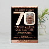 70th Birthday partyブラックとバラ金ゴールドフォイル写真 箔招待状 (立ち正面)