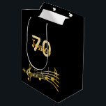 70th Birthday partyブラック金ゴールドミュージックノート名 ミディアムペーパーバッグ<br><div class="desc">70歳の誕生日にフェイク金ゴールド音楽ノートとシックな黒の背景。テンプレート70歳と名前。名前は手書入力のスタイル・スクリプト内にある。黄金の文字と数字。</div>