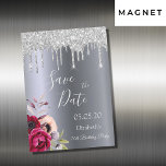 70th birthday silverグリッターSave the Date magnet<br><div class="desc">70歳の誕生日パーティーのための日付のマグネットを保存する。暗い銀フェイク色の金属的な背景。暗飾紫とブルゴーニュとバラのピンクの花と銀のグリッターの滴りフェイク、ドリップの見て。名前と日付のテンプレート。文字：日付の保存は大きな手書文字のスタイルスクリモダンプトで行う。</div>