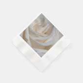 7127 – 白バラ（露） 縁ありカクテルナプキン (角)