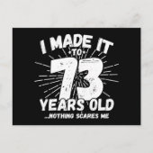73歳の皮肉なミーム 面白い73歳の誕生日 ポストカード (正面)