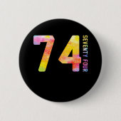 74歳74 缶バッジ (正面)