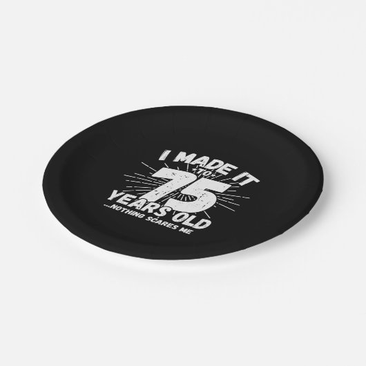 75おもしろい誕生日引用文皮肉75歳 ペーパープレート (アングル)