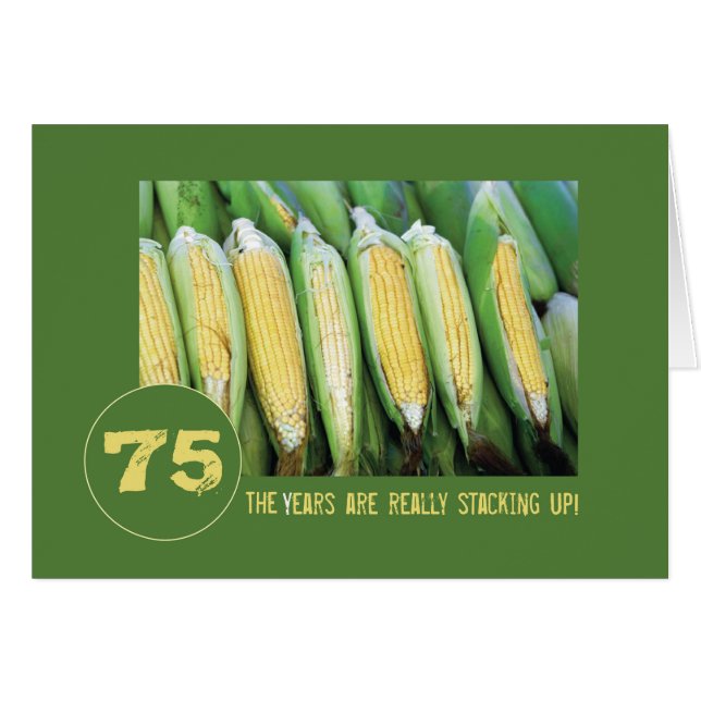 75歳でトウモロコシの列を積み重ねる (正面横)