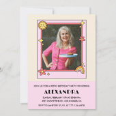 75歳の誕生日の招待レトロGroovy Pinkフローラ 招待状 (正面)