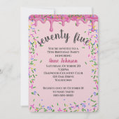 75歳の誕生日 ピンクのアイシングとスパンコール 招待状 (正面)