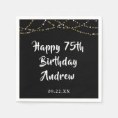 75誕生日モダンString Lights Black スタンダードカクテルナプキン (正面)