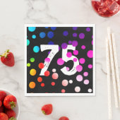 75誕生日レインボードットオンブラック スタンダードランチョンナプキン (インサイチュ)