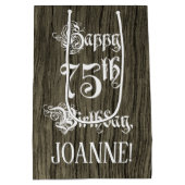 75誕生日: ファンシー, フェイク Wood Look +名前をカスタムする ミディアムペーパーバッグ (裏面)
