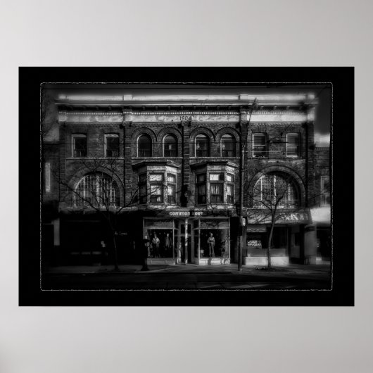 758 - 766 Queen St E 4 縁ど with  ポスター (正面)