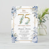 75th Birthday Party Elegant Dusty Blue Floral 招待状 (スタンド正面)