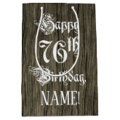 76誕生日: ファンシー, フェイク Wood Look +名前をカスタムする ミディアムペーパーバッグ (正面)